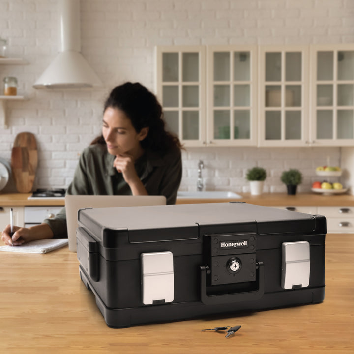 Large Fire & Water Security Chest - 0.39 cu ft (1114) – Honeywell